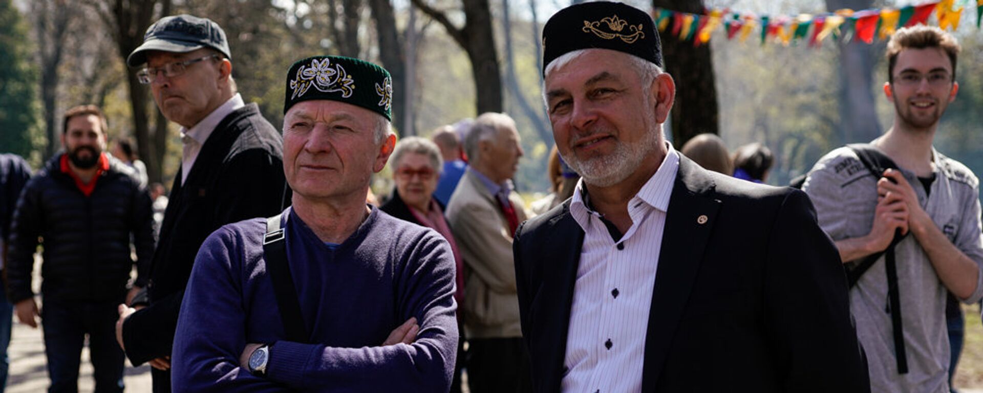 Муфтий Зуфар Зайнуллин (справа) - Sputnik Латвия, 1920, 07.04.2026