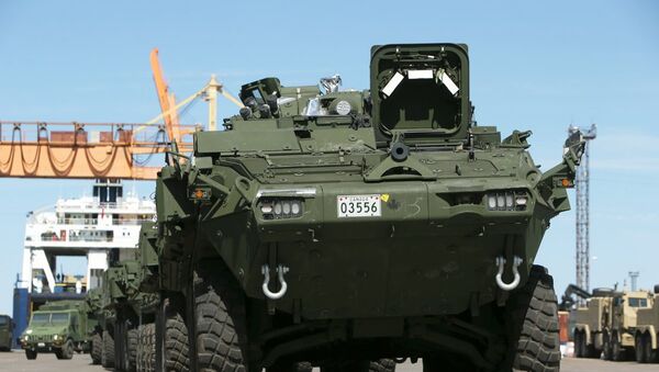 Канадская военная техника прибыла в Адажи - Sputnik Latvija