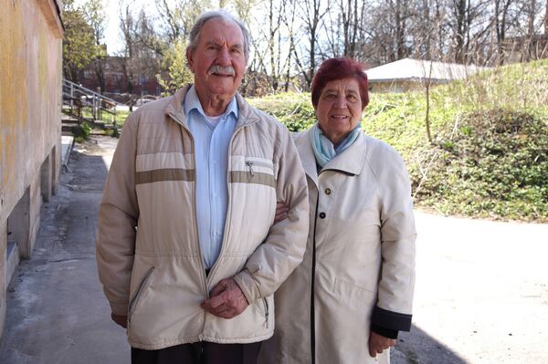 Надежда и ее старший брат Виталий Надежда и ее старший брат Виталий - Sputnik Латвия