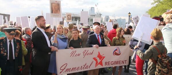 Ņujorkā notika Nemirstīgā pulka gājiena akcija Ņujorkā notika Nemirstīgā pulka gājiena akcija - Sputnik Latvija