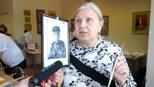 За портретами Бессмертного полка скрываются удивительные истории - Sputnik Латвия