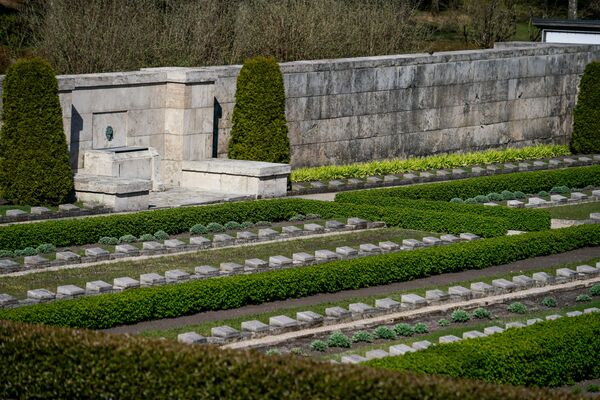 Рижское Братское кладбище — крупнейшее воинское кладбище в Латвии - Sputnik Латвия