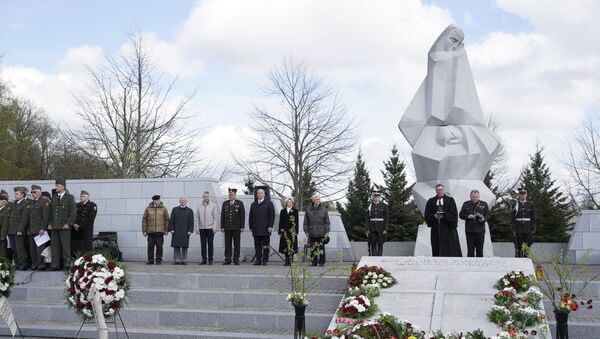 Памятные мероприятия на Братском кладбище в Лестене - Sputnik Латвия