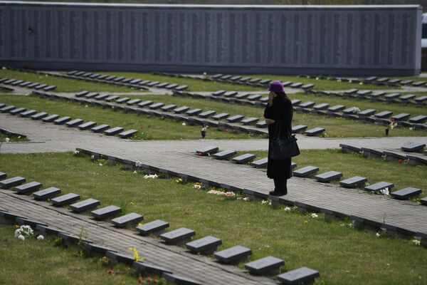 Памятные мероприятия на Братском кладбище в Лестене Памятные мероприятия на Братском кладбище в Лестене - Sputnik Латвия