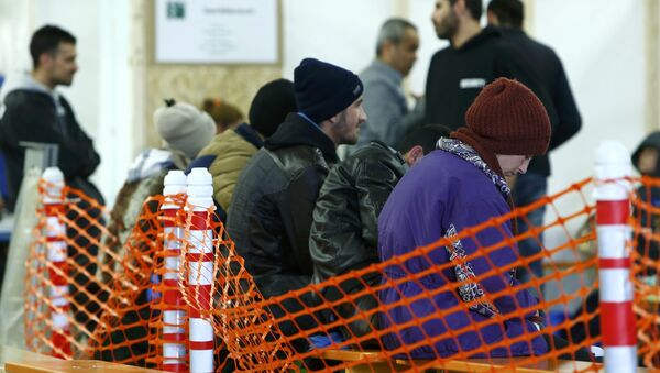 Первая регистрация беженцев в Эрдинге, Германия - Sputnik Латвия