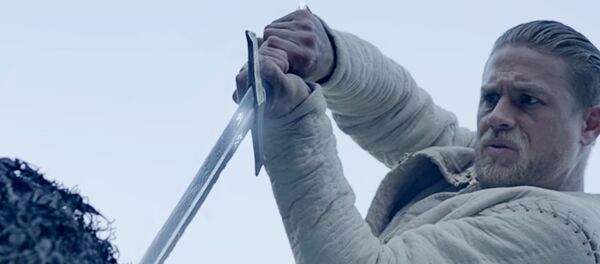 Скриншот трейлера фильма Гая Ричи Меч короля Артура - Sputnik Латвия