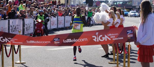 Победитель Рижского марафона Джозеф Кенго, Кения - Sputnik Латвия
