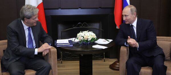 Президент РФ Владимир Путин и председатель Совета министров Италии Паоло Джентилони - Sputnik Латвия