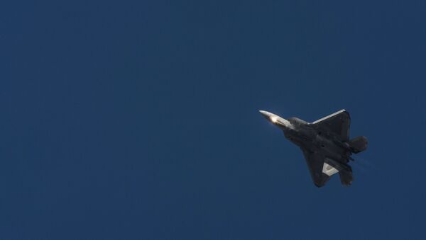 Истребитель F-22 ВВС США - Sputnik Латвия