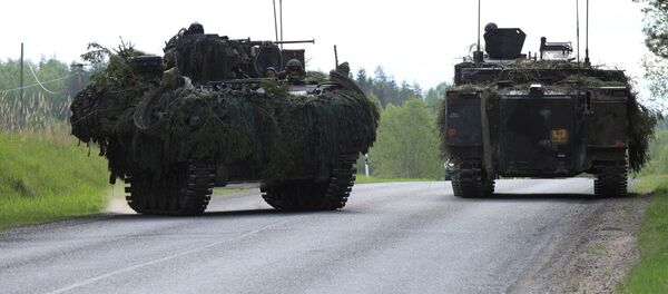 Бронемашины на учениях Весенний шторм. Архивное фото - Sputnik Латвия