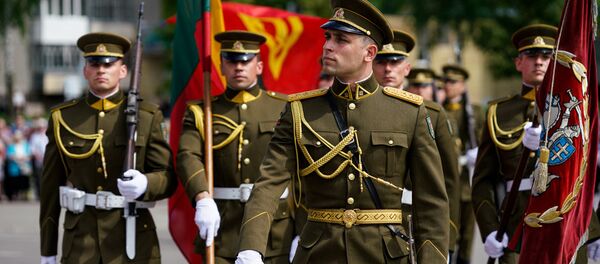 Парад Литовской армии в Паневежисе Парад Литовской армии в Паневежисе - Sputnik Latvija