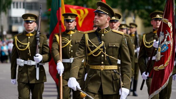 Парад Литовской армии в Паневежисе - Sputnik Latvija