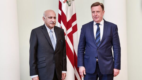 Встреча премьер-министра Латвии Мариса Кучинскиса и министра иностранных дел Индии Мобашара Джавада Акбара - Sputnik Latvija