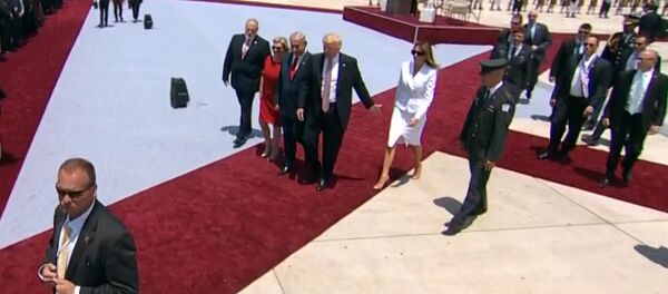 Дональд и Мелания Трамп Дональд и Мелания Трамп - Sputnik Латвия