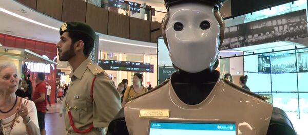 Робот-полицейский в Дубае - Sputnik Латвия