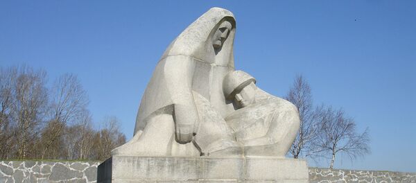 Мемориал на братском кладбище у хутора Лиекни Мемориал на братском кладбище у хутора Лиекни - Sputnik Латвия