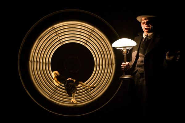 Кадр из спектакля Циники в Новом Рижском театре - Sputnik Латвия