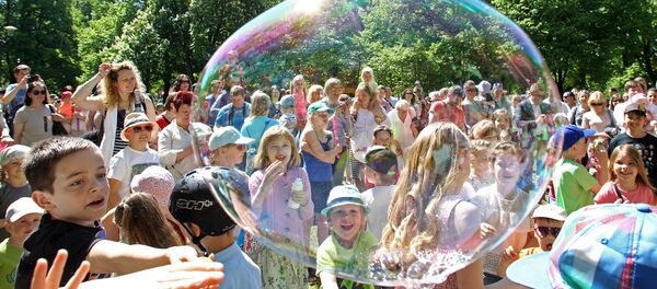 Парад мыльных пузырей 2017 - Sputnik Латвия