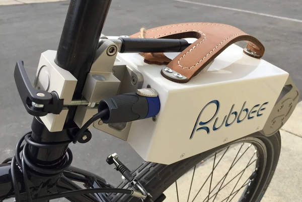 Прибор Rubbee Drive, превращающий обычный велосипед в электрический - Sputnik Латвия