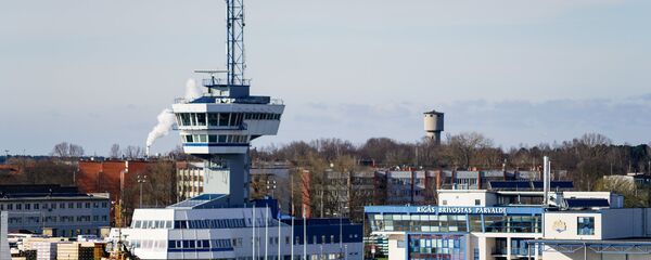 Управление Рижского порта и Башня управления движения судов - Sputnik Латвия