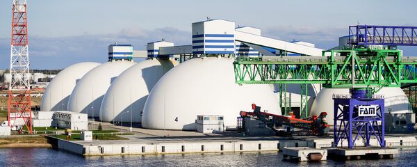 Терминал по перевалке и краткосрочному хранению сыпучих минеральных удобрений - Sputnik Латвия
