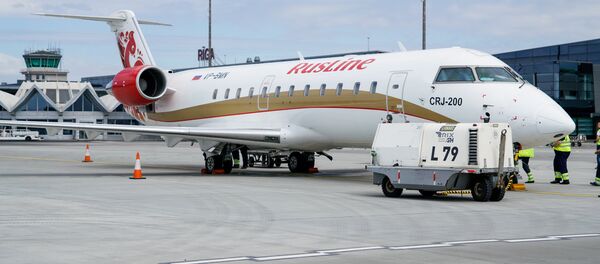 Bombardier CRJ200 авиакомпании RusLine в аэропорту Рига - Sputnik Латвия