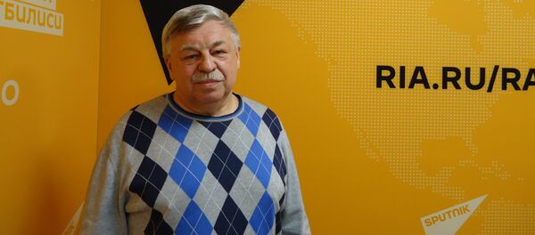 Доктор медицинских наук, профессор, Первый заместитель директора Национального научно-исследовательского института общественного здоровья Александр Линденбратен - Sputnik Латвия