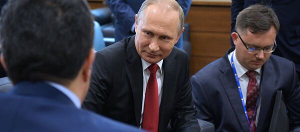 Krievijas valsts vadītājs Vladimirs Putins Starptautiskajā ekonomikas forumā Pēterburgā Krievijas valsts vadītājs Vladimirs Putins Starptautiskajā ekonomikas forumā Pēterburgā - Sputnik Latvija
