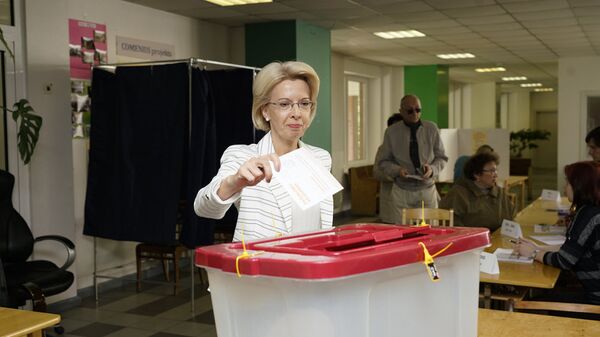 Спикер Сейма Инара Мурниеце на выборах в местные самоуправления - Sputnik Латвия
