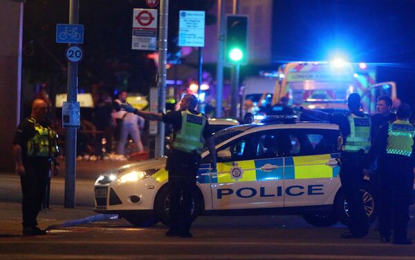 Полиция на месте происшествия на лондонском мосту, 4 июня 2014 - Sputnik Латвия