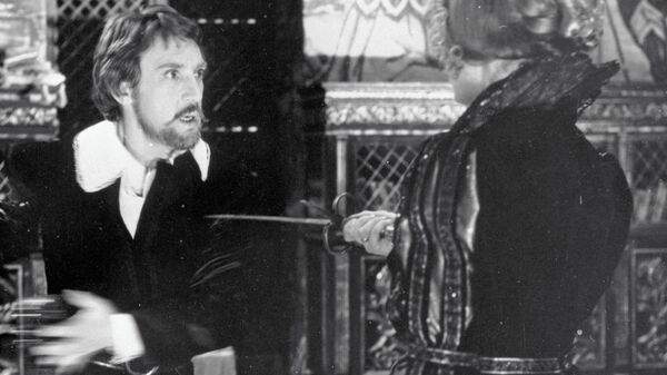 Высоцкий и Белохвостикова в фильме Маленькие трагедии Высоцкий и Белохвостикова в фильме Маленькие трагедии - Sputnik Латвия