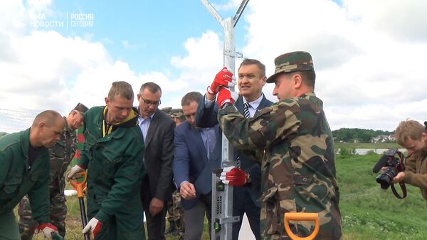 Строительство забора на границе Литвы с Россией - Sputnik Латвия