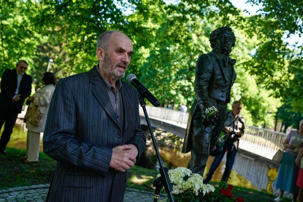 Председатель Пушкинского общества Латвии Леонид Ленц - Sputnik Латвия