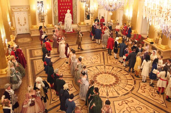 С войны - на бал С войны - на бал - Sputnik Латвия