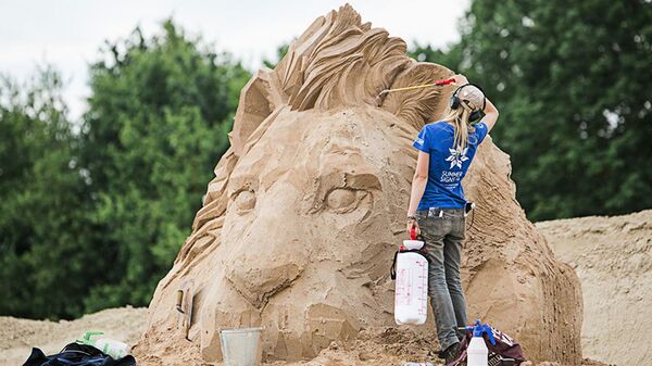 Международный фестиваль песчаных скульптур Summer Signs в Елгаве, архивное фото - Sputnik Латвия