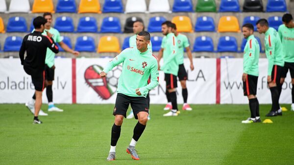 Тренировка португальской сборной по футболу - Sputnik Латвия