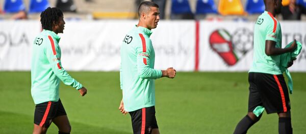 Тренировка португальской сборной - Sputnik Латвия