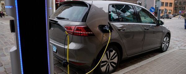 Зарядка для электромобилей в Старой Риге - Sputnik Latvija