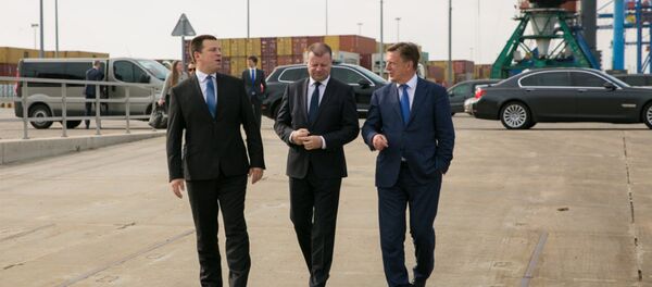 Премьер-министры Эстонии, Литвы и Латвии на встрече по вопросу Балтийского строительства СПГ-терминала - Sputnik Латвия