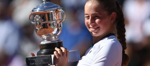 Победительница Открытого Чемпионата Франции по теннису в женском одиночном разряде Елена Остапенко - Sputnik Латвия
