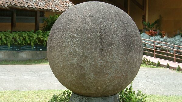 Akmens lodes Kostarikā - Sputnik Latvija