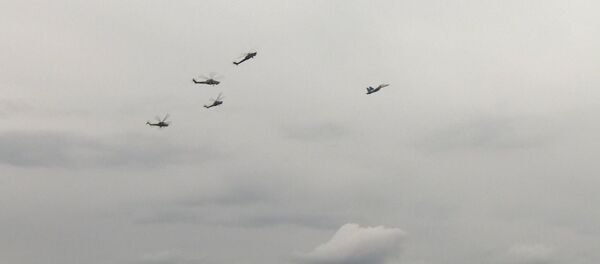 Augstākā pilotāža: Berkuti organizējuši aviācijas šovu par godu savai jubilejai Augstākā pilotāža: Berkuti organizējuši aviācijas šovu par godu savai jubilejai - Sputnik Latvija