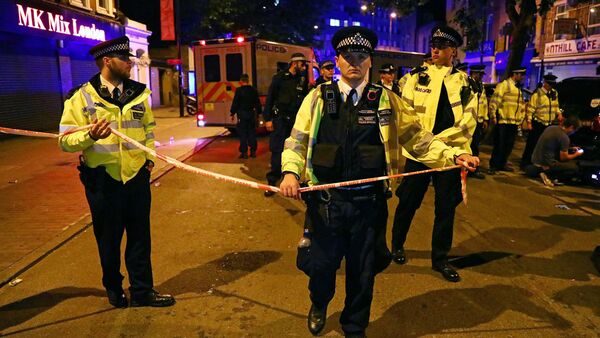 Полиция на месте трагедии в районе Финсбери-парка в Лондона - Sputnik Латвия