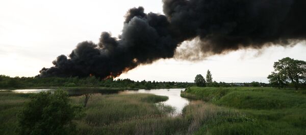 Atkritumu šķirošanas un pārstrādes stacijas ugunsgrēks Jūrmalā. Foto no arhīva Atkritumu šķirošanas un pārstrādes stacijas ugunsgrēks Jūrmalā. Foto no arhīva - Sputnik Latvija