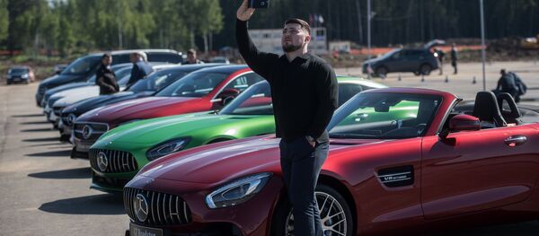 Закладка первого камня завода Mercedes в Московской области Закладка первого камня завода Mercedes в Московской области - Sputnik Латвия