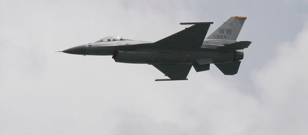 Американский истребитель F-16 Американский истребитель F-16 - Sputnik Latvija