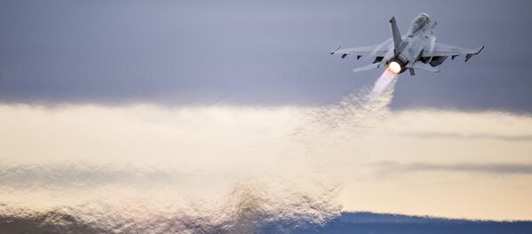 Американский истребитель F-16 Американский истребитель F-16 - Sputnik Latvija