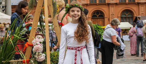 Скоро Лиго: где и как отметить главный праздник лета Скоро Лиго: где и как отметить главный праздник лета - Sputnik Латвия