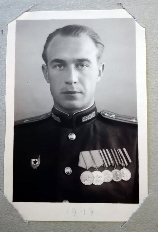 Ветеран латышского стрелкового корпуса Александр Комаровский Ветеран латышского стрелкового корпуса Александр Комаровский - Sputnik Латвия