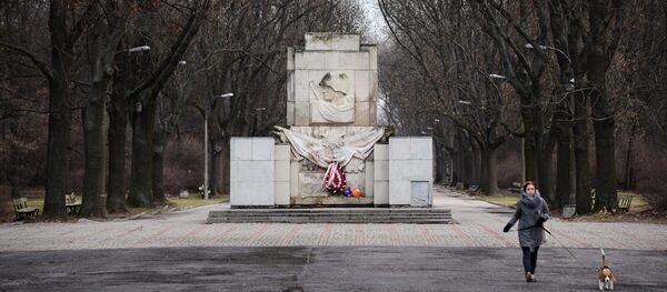 Pateicības piemineklis Sarkanajai Armijai Varšavā. Foto no arhīva Pateicības piemineklis Sarkanajai Armijai Varšavā. Foto no arhīva - Sputnik Latvija